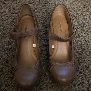 Xhilaration brown heels.